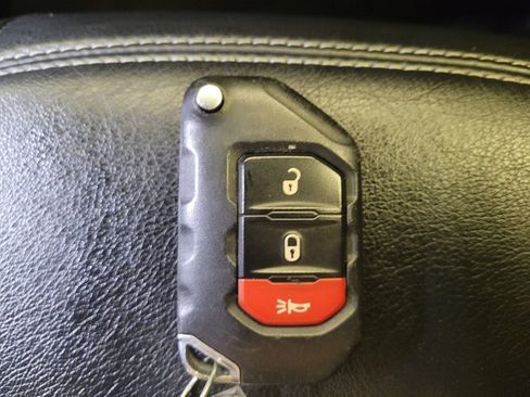 Used 2019 Jeep Wrangler Unlimited Sport S AWD/4WD image 32