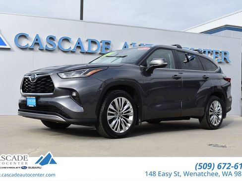 Used 2023 Toyota Highlander Platinum image 1