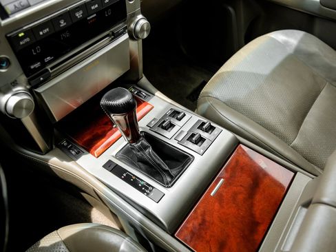 Used 2013 Lexus GX 460 Premium AWD/4WD image 29