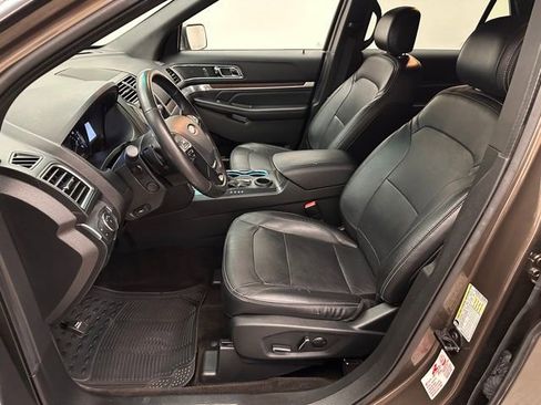 Used 2016 Ford Explorer Limited image 11