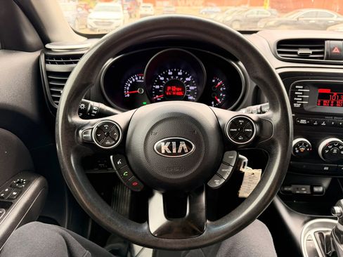 Used 2015 Kia Soul FWD image 13