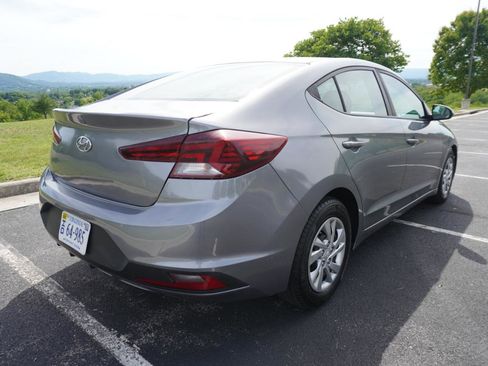 Used 2019 Hyundai Elantra SE FWD image 16