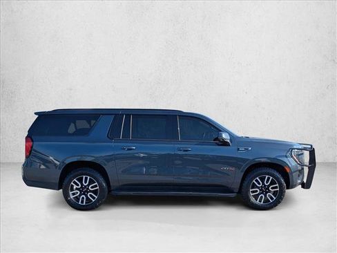 Used 2021 GMC Yukon XL AT4 w/ Technology Package AWD/4WD image 4