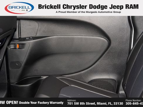 New 2026 Chrysler Pacifica Select image 11