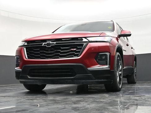 Used 2023 Chevrolet Traverse RS AWD/4WD image 28