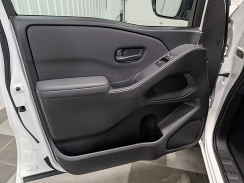 Used 2024 Nissan Frontier S w/ Technology Package image 10