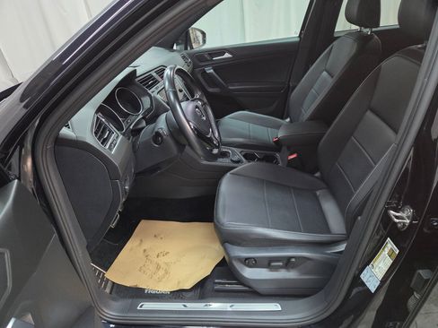 Used 2021 Volkswagen Tiguan SE R-Line image 16