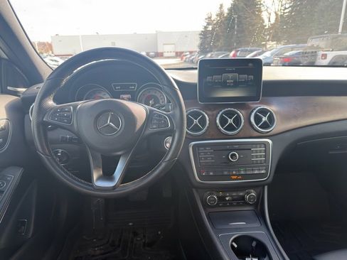 Certified 2016 Mercedes-Benz GLA 250 4MATIC image 18