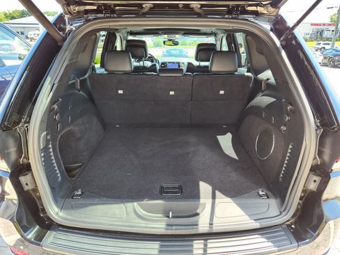 Used 2019 Jeep Grand Cherokee Altitude AWD/4WD image 8