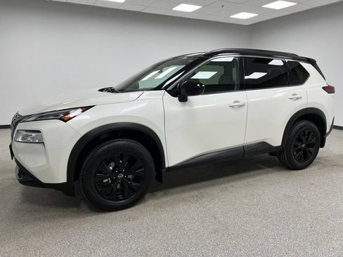 Used 2023 Nissan Rogue SV w/ SV Premium B Package AWD/4WD image 5