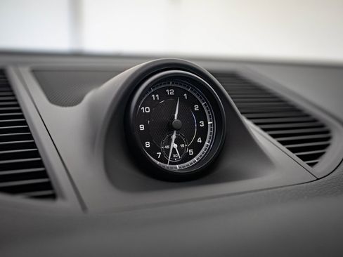 Certified 2024 Porsche Macan image 29