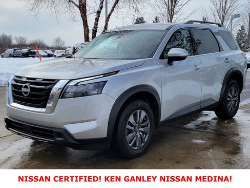 Certified 2025 Nissan Pathfinder SV image 7