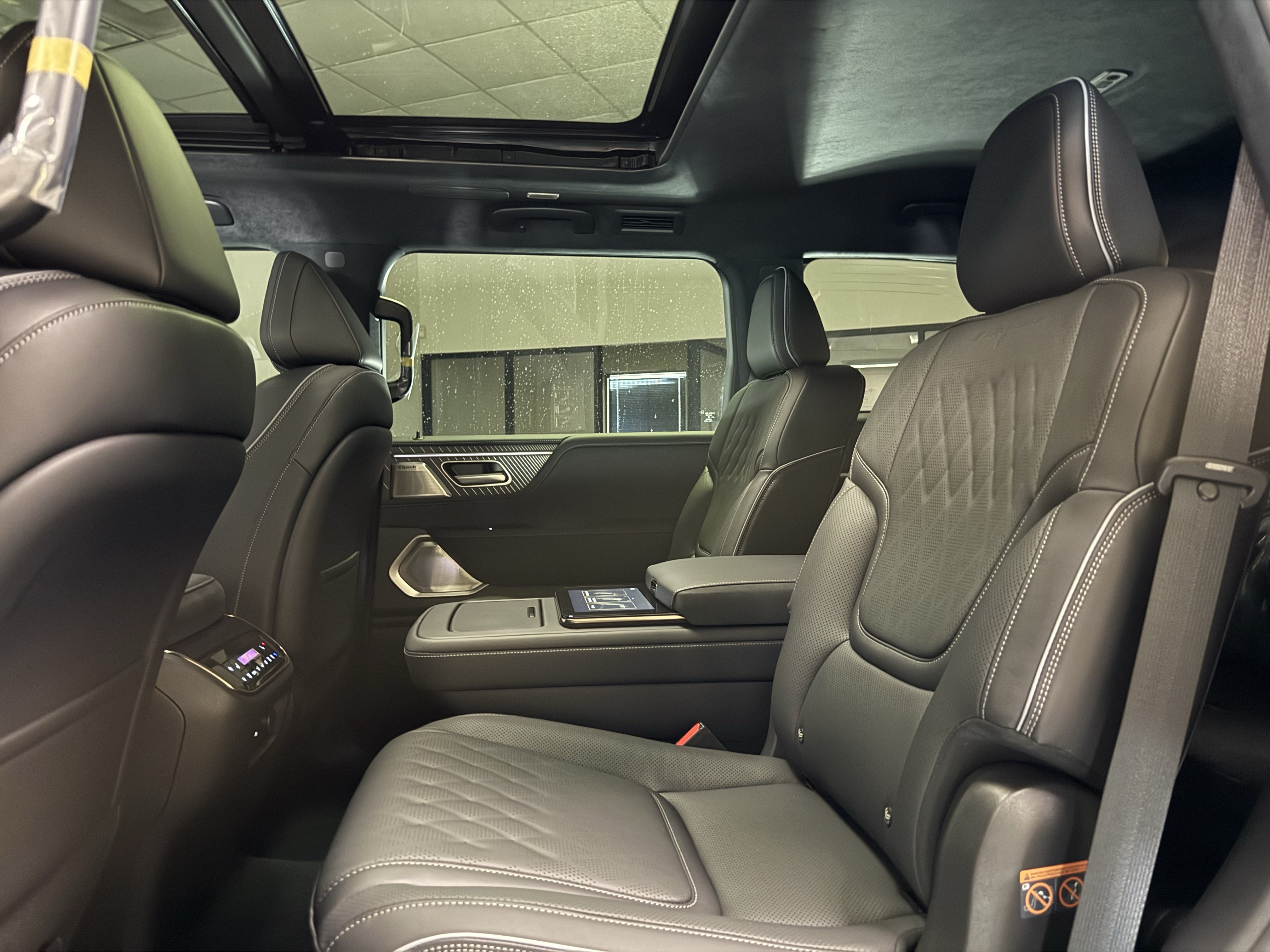 New 2026 INFINITI QX80 Autograph w/ Premium Cargo Package AWD/4WD image 12