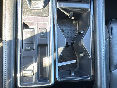 Used 2023 Nissan Pathfinder SL w/ Black Appearance Package image 20