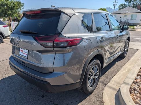 Used 2026 Nissan Rogue SV FWD image 5