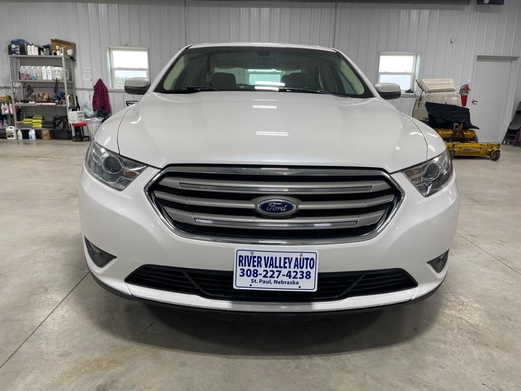 Used 2014 Ford Taurus SEL w/ Equipment Group 201A FWD image 2