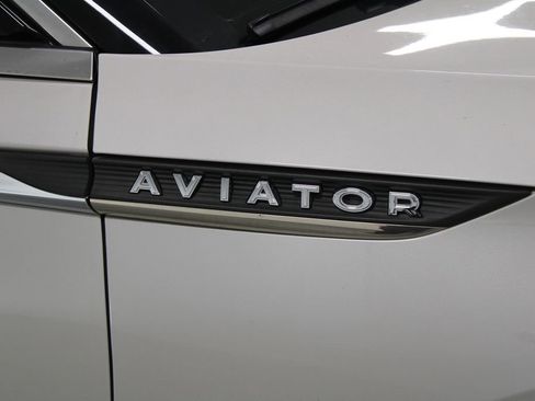 Used 2024 Lincoln Aviator Reserve w/ Equipment Group 201A image 12