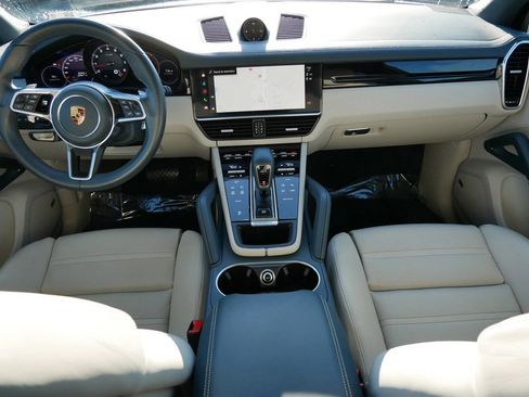 Used 2022 Porsche Cayenne AWD/4WD image 14