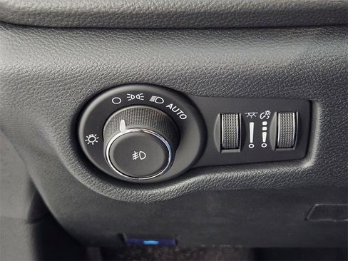 New 2025 Chrysler Pacifica Pinnacle w/ Trailer Tow Group image 18