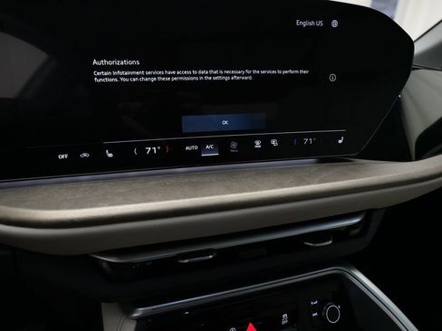 Used 2025 Audi Q5 Premium w/ Convenience Package image 22