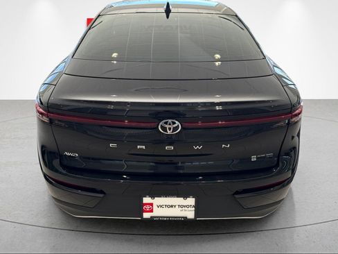 Used 2023 Toyota Crown AWD/4WD image 4