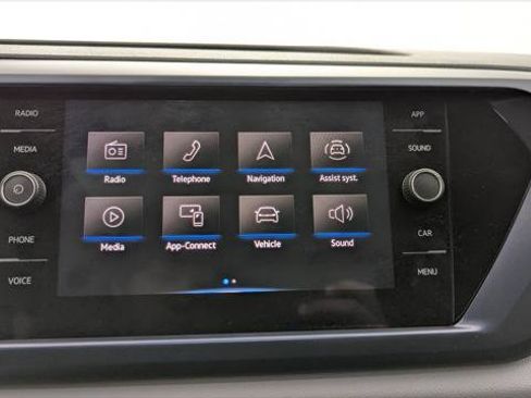 Used 2023 Volkswagen Taos SE w/ Panoramic Sunroof Package FWD image 27