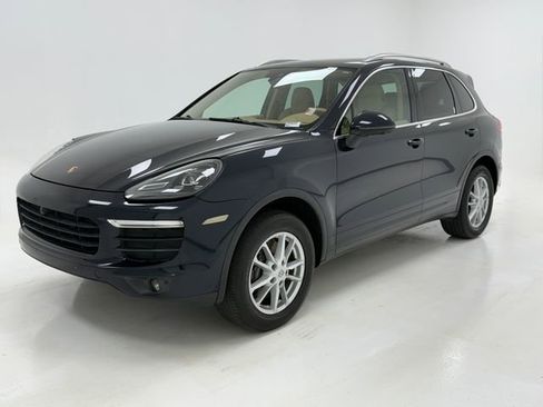 Used 2017 Porsche Cayenne w/ Premium Plus Package AWD/4WD image 5