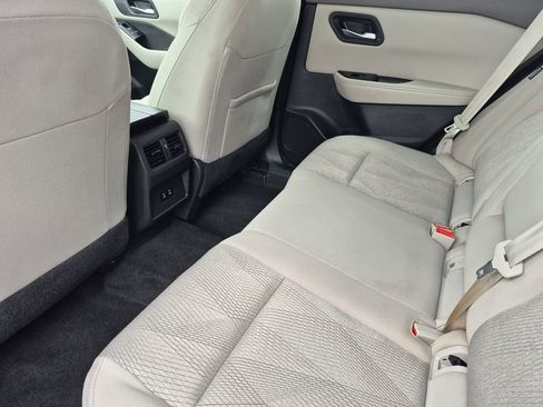 Used 2025 Nissan Rogue SV AWD/4WD image 13