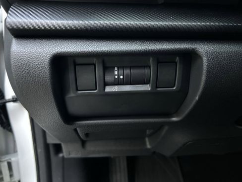 Certified 2024 Subaru Crosstrek 2.0i Premium image 17