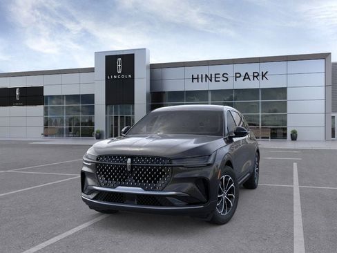 New 2026 Lincoln Nautilus Premier image 2