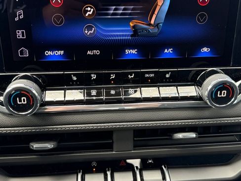 New 2026 Chevrolet Colorado LT w/ LT Convenience Package AWD/4WD image 18