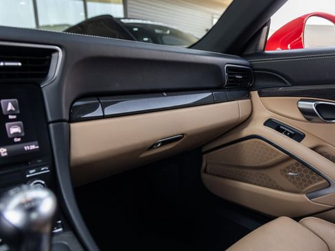 Certified 2019 Porsche 911 Targa 4S image 36