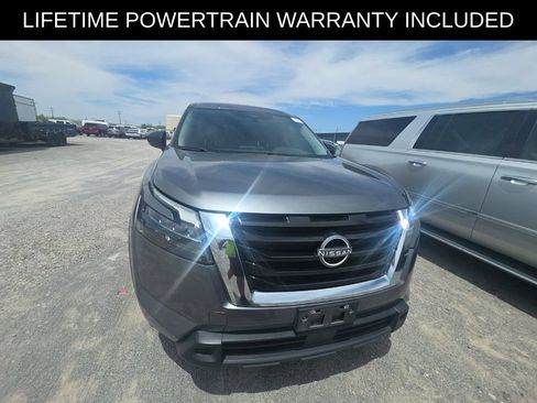 Used 2024 Nissan Pathfinder S AWD/4WD image 3
