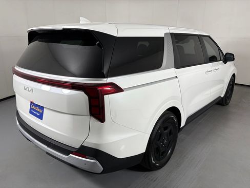 New 2026 Kia Carnival FWD image 9