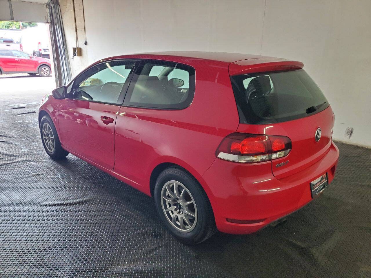 Used 2013 Volkswagen Golf 2-Door FWD image 5