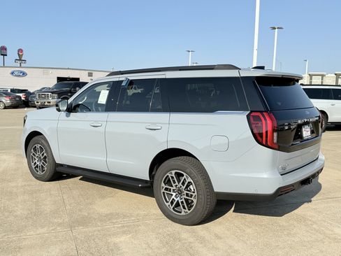 New 2025 Ford Expedition Active image 7