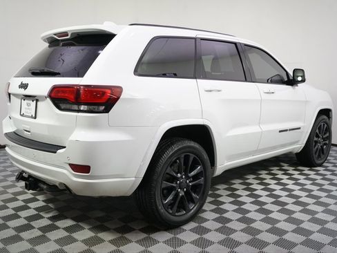 Used 2021 Jeep Grand Cherokee Laredo X AWD/4WD image 7
