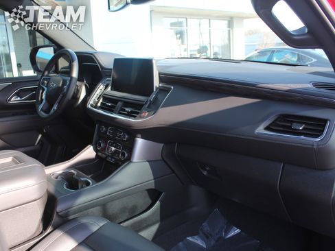 Certified 2024 Chevrolet Tahoe Z71 w/ Luxury Package image 27