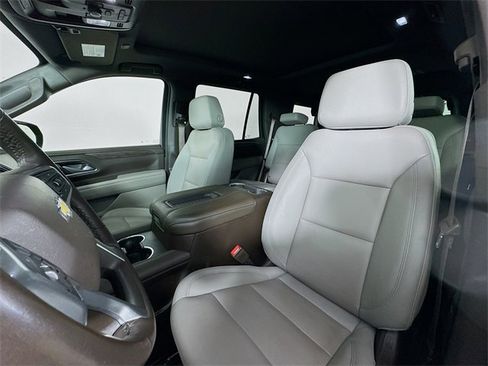 Used 2022 Chevrolet Tahoe LT w/ LT Signature Plus Package image 11