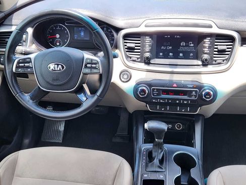 Used 2020 Kia Sorento S FWD image 25
