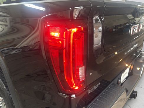 Used 2025 GMC Sierra 1500 SLT RWD image 29