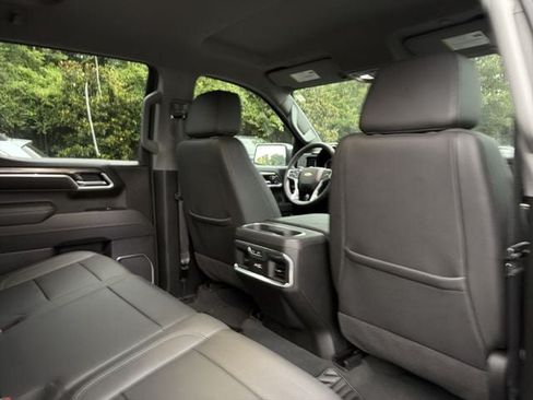 Used 2025 Chevrolet Silverado 1500 LTZ w/ LTZ Convenience Package II AWD/4WD image 16