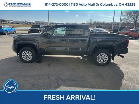 Used 2024 Toyota Tacoma SR image 7