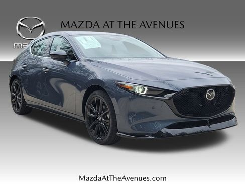 New 2026 MAZDA MAZDA3 Hatchback w/Premium Plus Pkg image 3