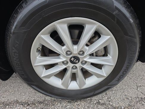 Used 2019 Kia Sorento L image 13