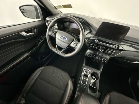 Used 2025 Ford Escape ST-Line AWD/4WD image 9