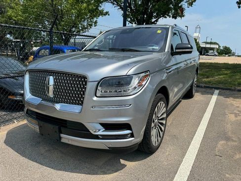Used 2020 Lincoln Navigator L Reserve w/ Luxury Package AWD/4WD image 2