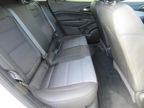 Used 2024 Chevrolet Trax LT w/ Driver Confidence Package image 28