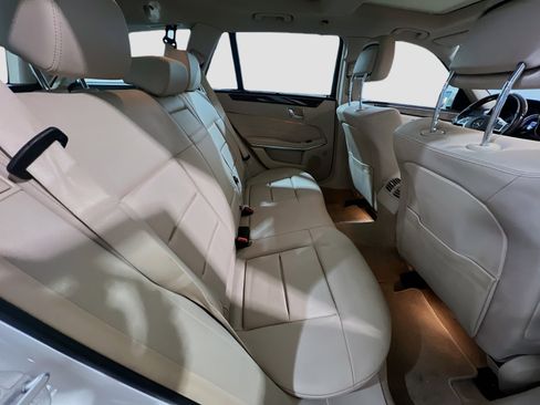 Used 2016 Mercedes-Benz E 350 4MATIC Wagon image 21