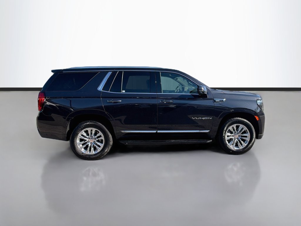 Used 2024 GMC Yukon SLT w/ SLT Luxury Package RWD image 4
